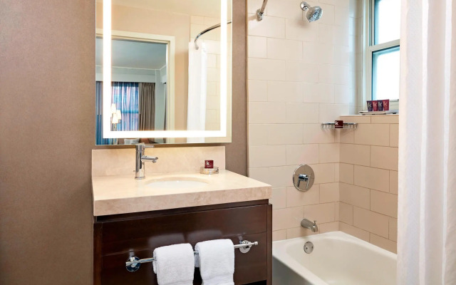 Hotel Adagio, Autograph Collection
