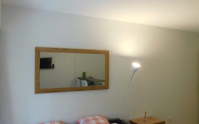 T1, Central Park, climatisation, piscine, parking privé