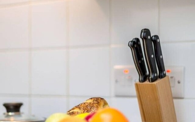 1 Bedroom Apartment in Chelsea - 43