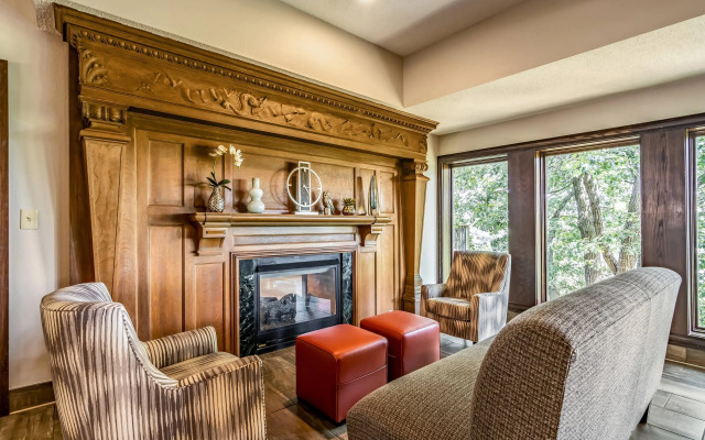 The Riverview Inn & Suites, an Ascend Hotel Collection Member