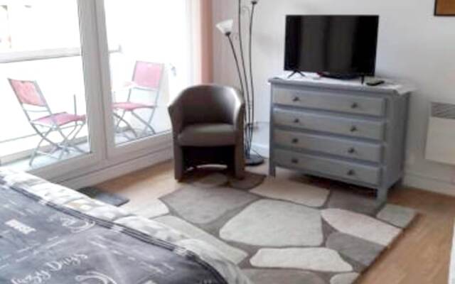 Studio in Saint-brieuc, With Furnished Balcony and Wifi