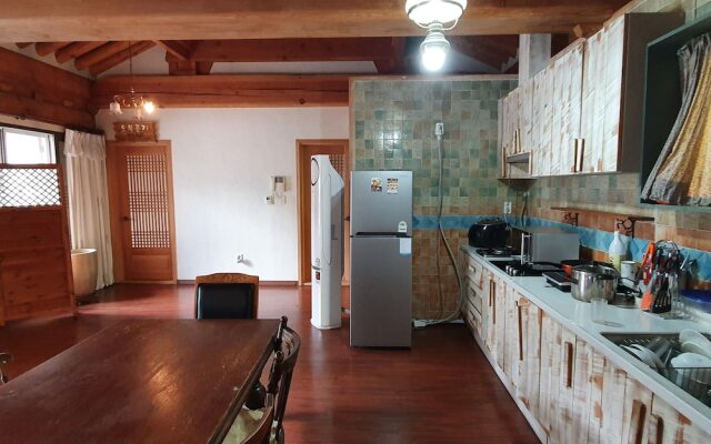 Millennial Morning Hanok Guesthouse