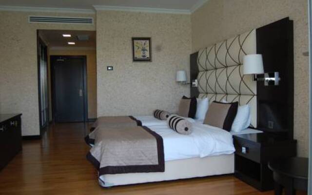 Agsaray Deluxe Hotel