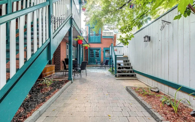 Quebec City 2 Bedroom Treasure