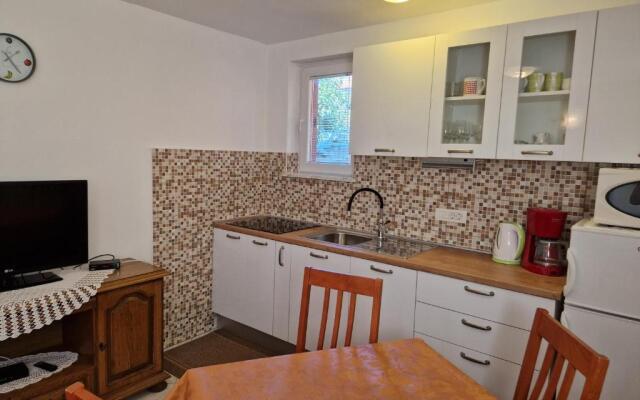 Apartments Luka & Sara