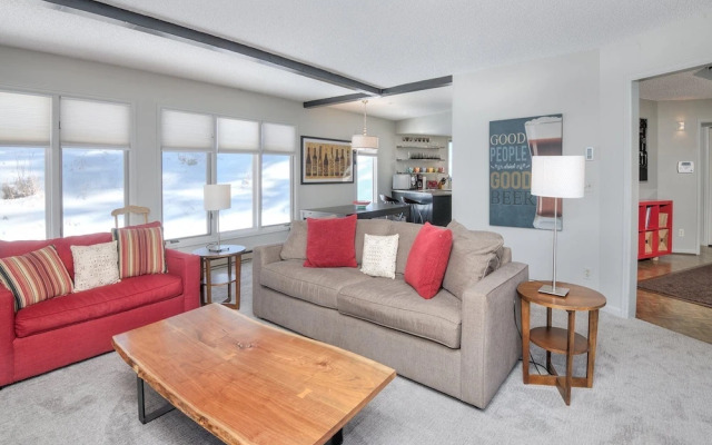 2338 Tahoe Drive
