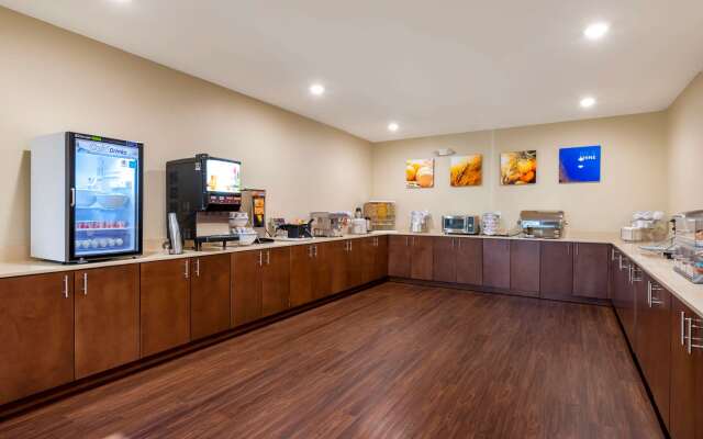 Comfort Inn & Suites