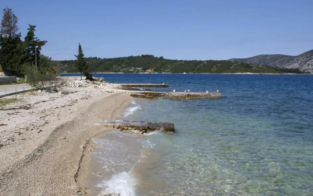 Seaside apartments with a swimming pool Kneza, Korcula - 9269
