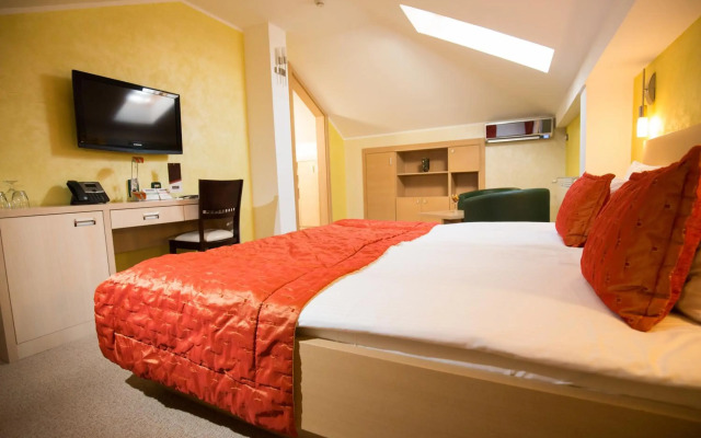 Euro Garni Hotel