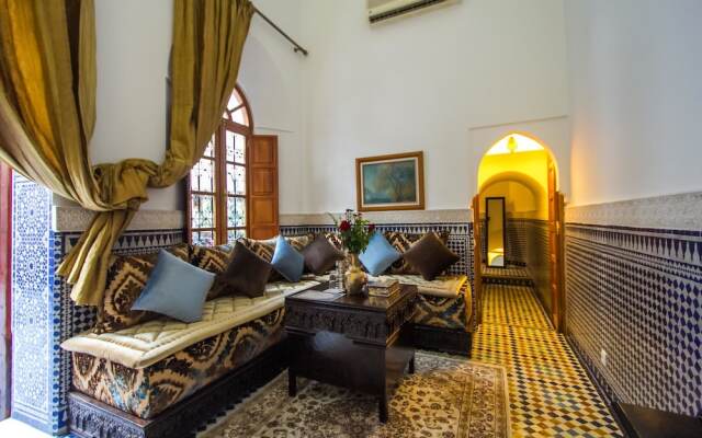 Room in B&B - Riad Authentic Palace & Spa -jawhara
