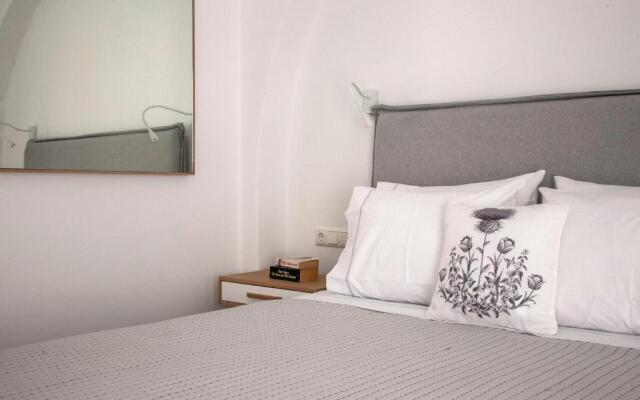 Aelia Apartments