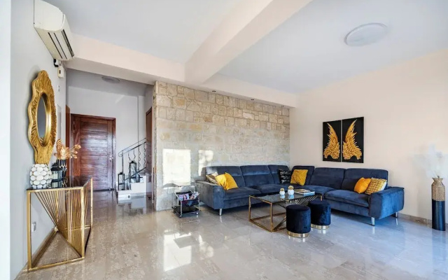 Hg07 Adjacent to Aphrodite Hills- Private Pool, Large Terrace