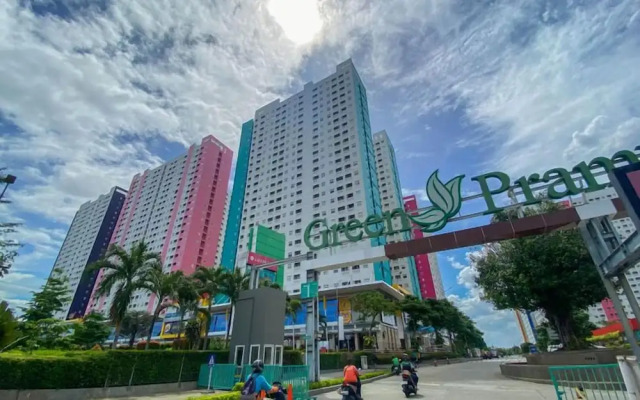 2Br Apartment Direct Access To Mall At Green Pramuka City