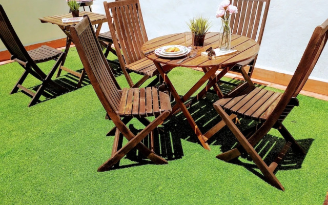 LARGE Apartment with large and sunny Terrace - Garden & Outdoor Gym, ALICANTE CENTER