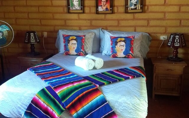 La Joya De Tuito Bed & Breakfast