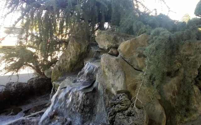 PepperTree Inn