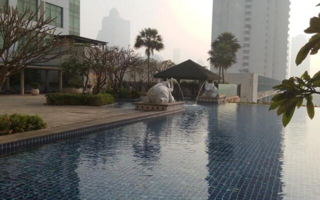 Baan Sathorn River and Pool view