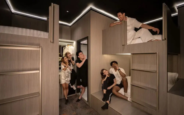 Cube Social Boutique Capsule  @ Boat Quay