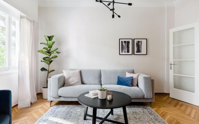 UPSTREET Acropolis Heart Apartments