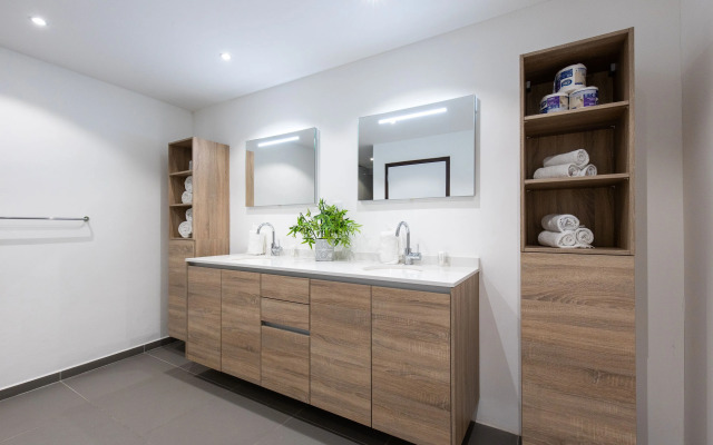 ☀️Sunshine☀️  Magnificently Bright 2BR Top City Centre Townhouse