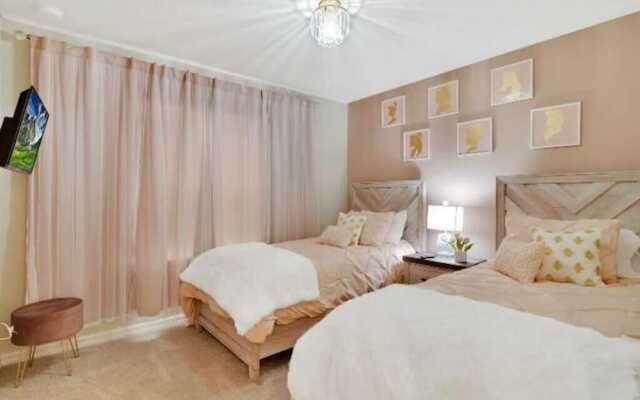 7495 OL - Solterra Resort