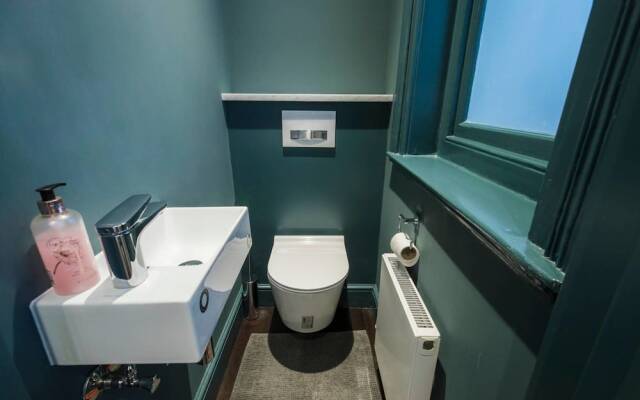 Elegant 2 bed Flat Close to Kensington Gardens!