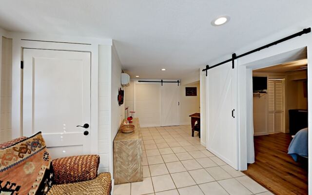 The Purple House - Four Bedroom Home