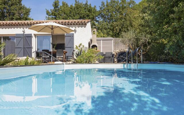 Detached house with private pool, 4 km from the medieval town of Brignoles