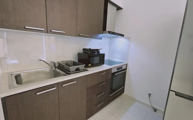 104 NIC - 102 Stay Cosmo City Suite