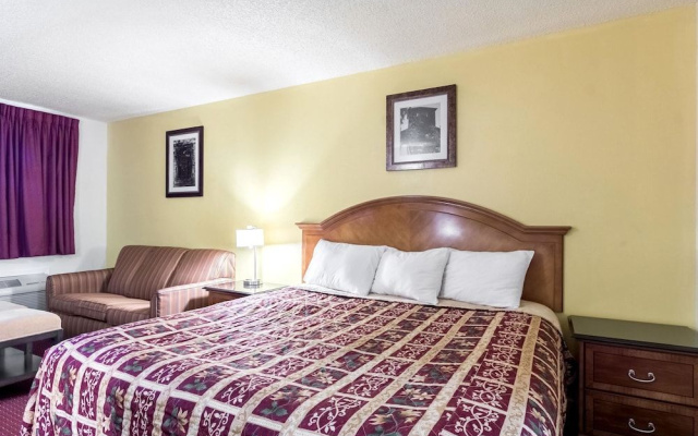 Rodeway Inn At Six Flags