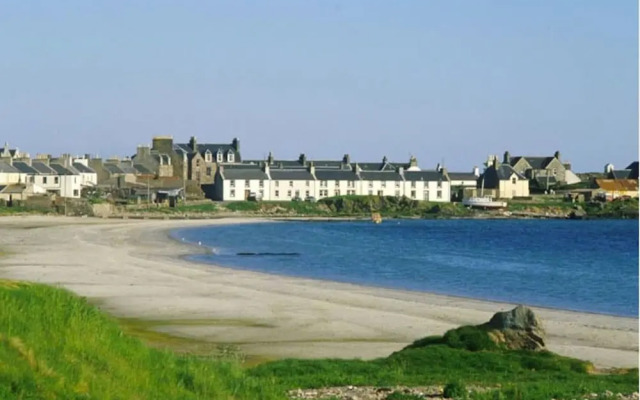 Quaint and Quirky Coastal Cottage Islay