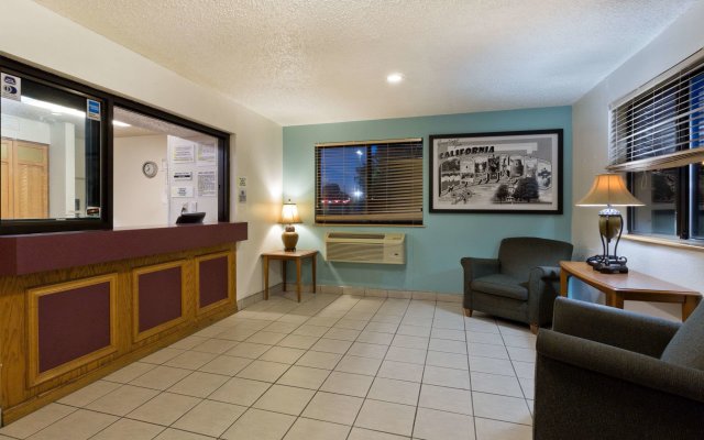 Super 8 Lexington Park/California Area