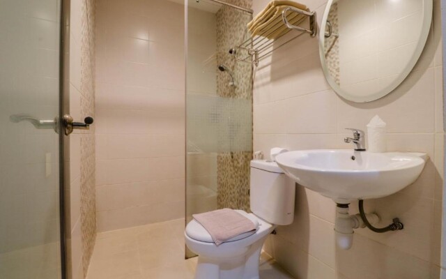 Lovina Inn Hotel Batam