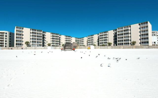 Holiday Surf And Racquet Club 216