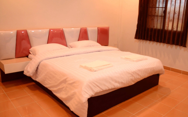 The Phant Hotel