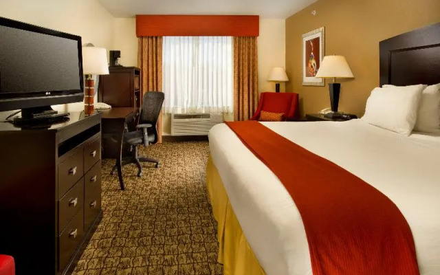 Holiday Inn Express Uvalde