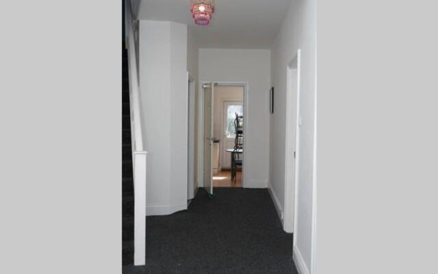 Hullidays - University Side Lg 4 bed House