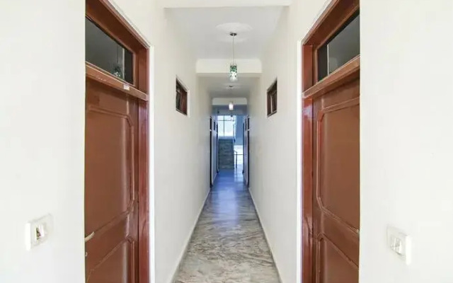 Fabhotel Baragarh Regency