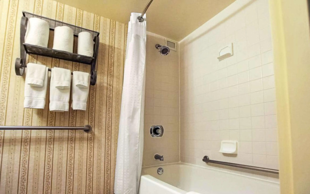 FairBridge Hotel & Conference Center Somerset