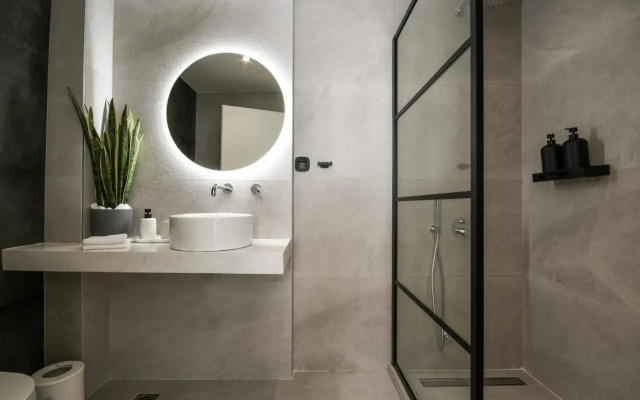 Luxury Downtown Apartment C1
