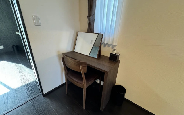 Windmill Village E-10 – Guest Rooms – Takashima