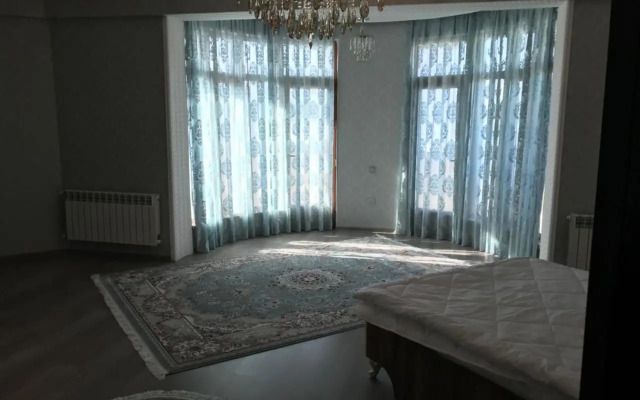 Metro 28 may 2 bedrooms sofa