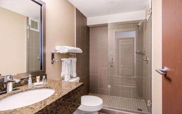 Comfort Inn & Suites Medicine Hat