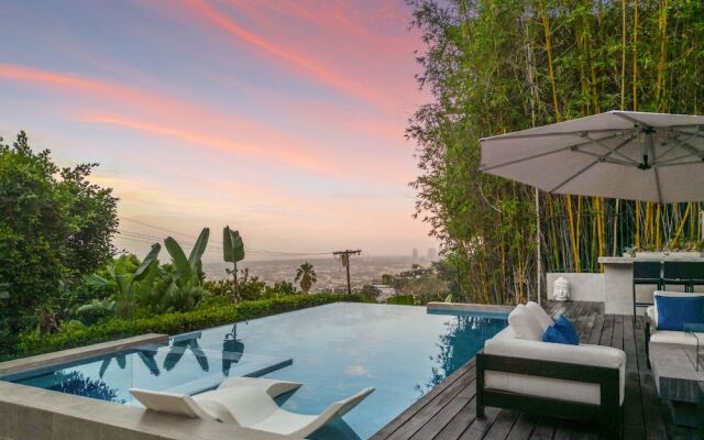Sunset Heights - Elegant Modern Villa With Beautiful Views in the Hills
