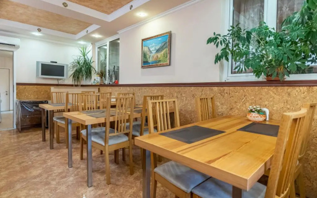 Mart Guest House