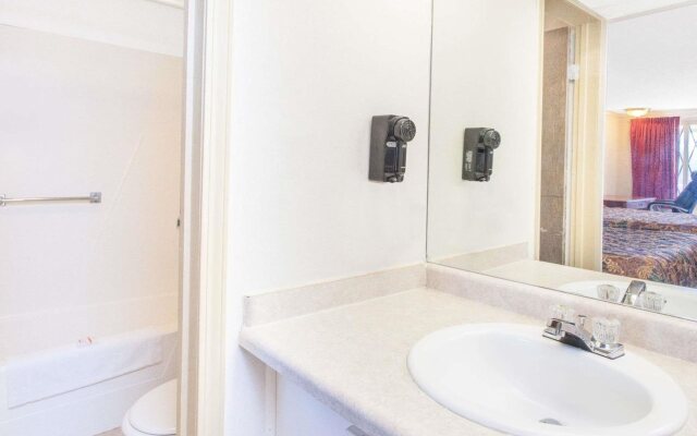 Knights Inn Toledo West