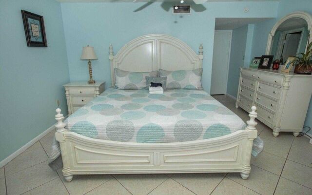 Shoreline Towers 2073 - 2 Br Condo