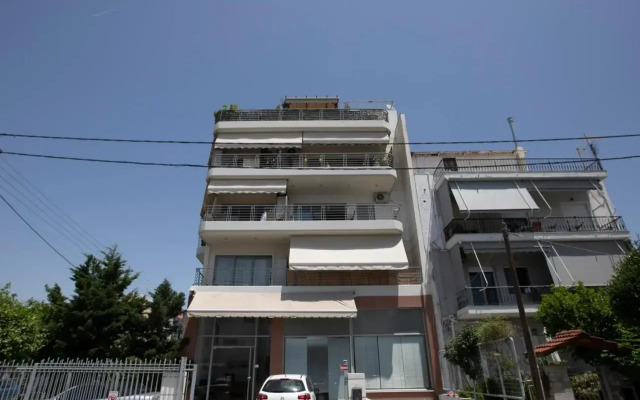 Sunny & cosy 2nd floor apt with a balcony