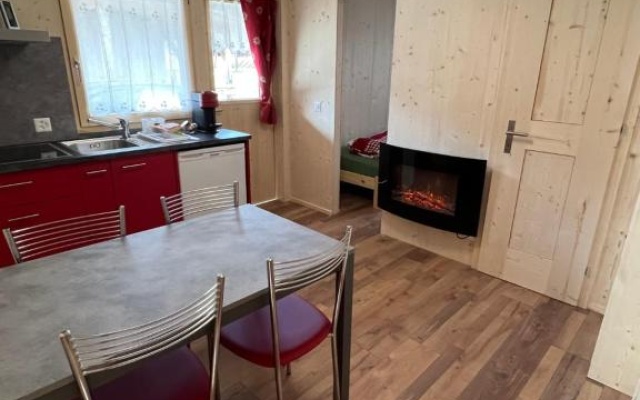 Bungalow Li Presi in Camping Cavresc, Via dal Cavresc 1, 7746 Le Prese-Poschiavo – Kitchen – Poschiavo