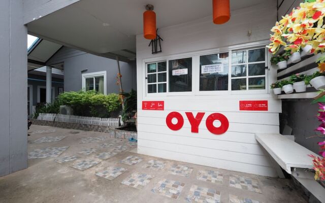 OYO 1100 Chidlom Resort